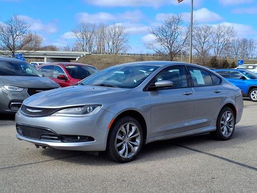 2016 Chrysler 200 S