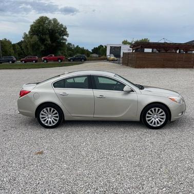 2013 Buick Regal Premium 1
