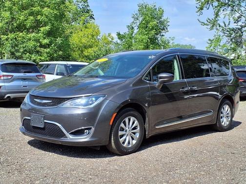 2019 Chrysler Pacifica Touring-L