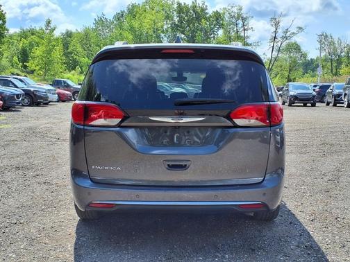 2019 Chrysler Pacifica Touring-L