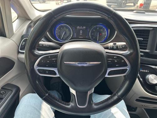 2019 Chrysler Pacifica Touring-L
