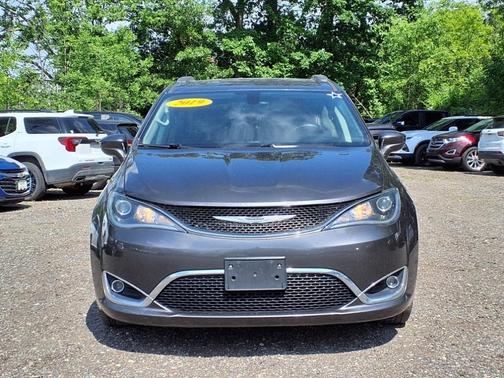 2019 Chrysler Pacifica Touring-L