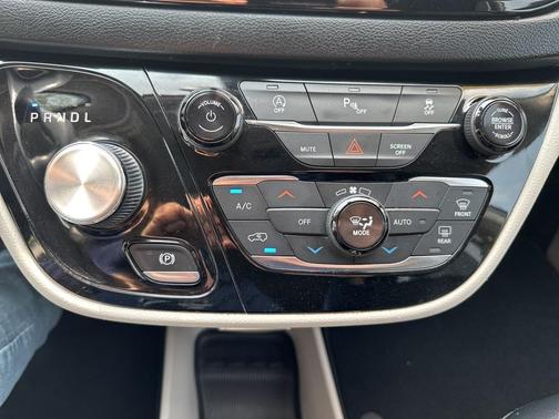 2019 Chrysler Pacifica Touring-L