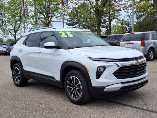 Summit White 2025 Chevrolet Trailblazer LT