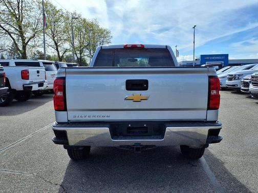 Silver Ice Metallic 2018 Chevrolet Silverado 1500 LS
