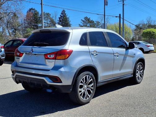 Alloy Silver Metallic 2018 Mitsubishi Outlander Sport 2.0 ES