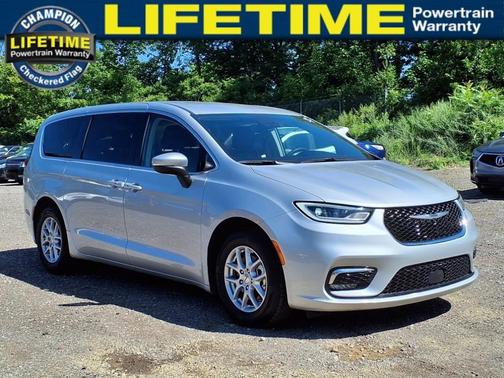2023 Chrysler Pacifica Touring-L