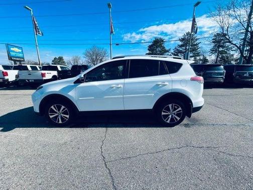 Super White 2016 Toyota RAV4 XLE