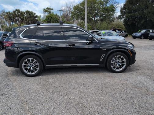 Black Sapphire Metallic 2022 BMW X5 PHEV xDrive45e