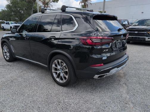 Black Sapphire Metallic 2022 BMW X5 PHEV xDrive45e