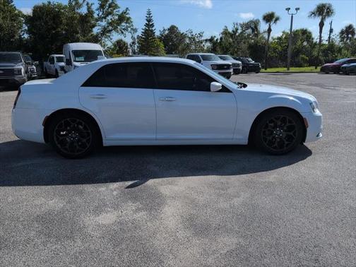 2020 Chrysler 300 C
