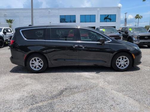 2017 Chrysler Pacifica Touring