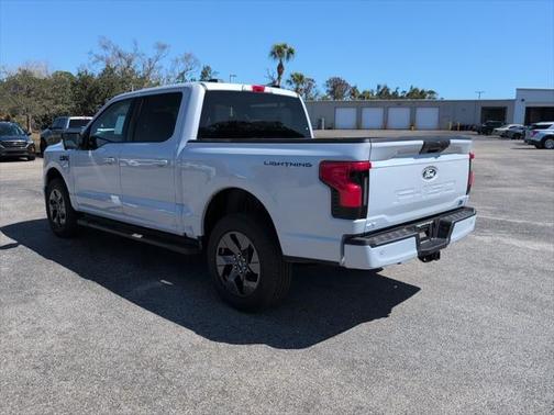 2025 Ford F-150 Lightning Flash