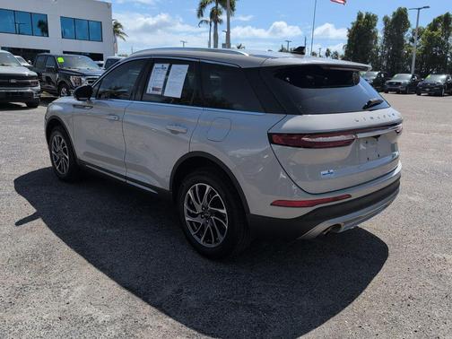 2022 Lincoln Corsair Standard