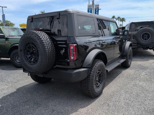 Shadow Black 2026 Ford Bronco Outer Banks