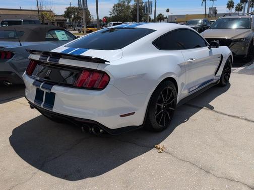2018 Ford Shelby GT350 Base