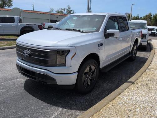 2025 Ford F-150 Lightning LARIAT