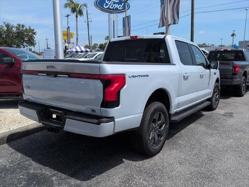 2025 Ford F-150 Lightning LARIAT