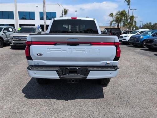2025 Ford F-150 Lightning LARIAT