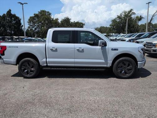 2025 Ford F-150 Lightning LARIAT