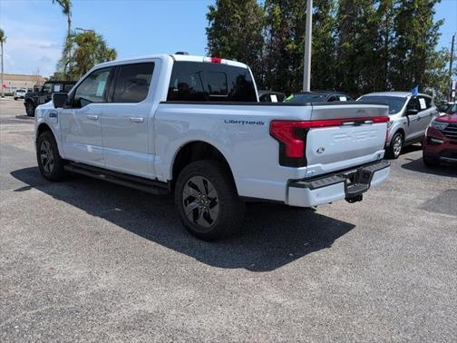 2025 Ford F-150 Lightning LARIAT