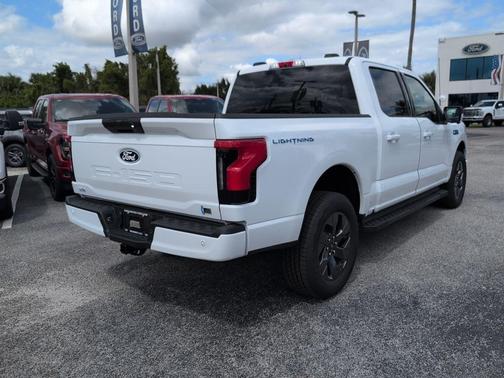 2025 Ford F-150 Lightning Flash