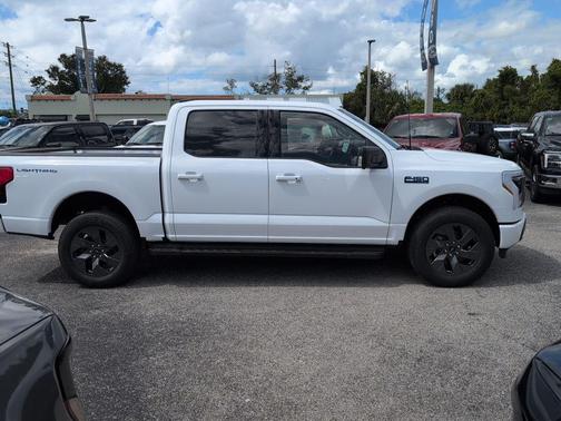 2025 Ford F-150 Lightning Flash