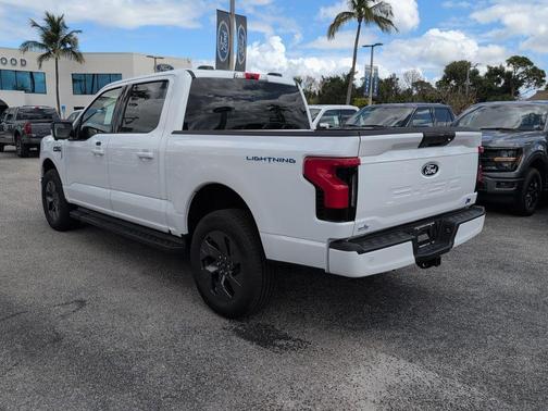 2025 Ford F-150 Lightning Flash