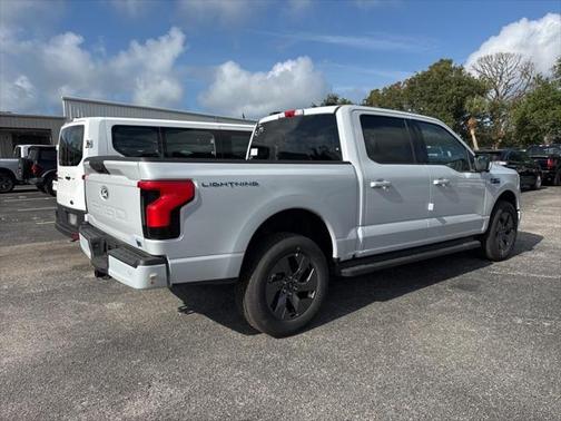 2025 Ford F-150 Lightning Flash