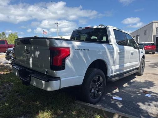 2025 Ford F-150 Lightning Flash