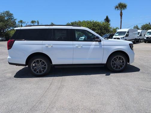 OXFORD WHITE 2026 Ford Expedition Platinum
