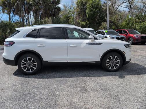 2022 Lincoln Nautilus Standard