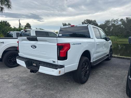 2025 Ford F-150 Lightning Flash