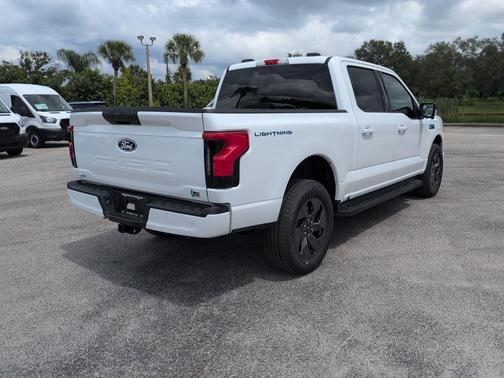2025 Ford F-150 Lightning Flash