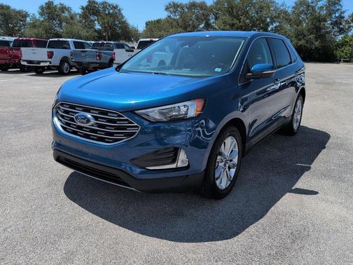 2022 Ford Edge Titanium