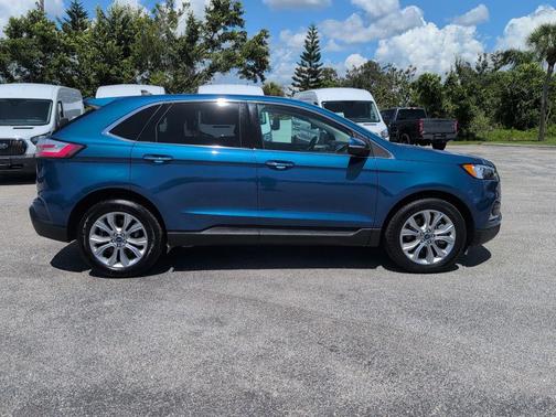 2022 Ford Edge Titanium