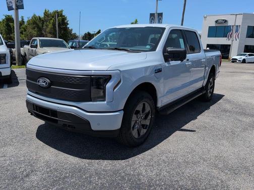 2025 Ford F-150 Lightning Flash