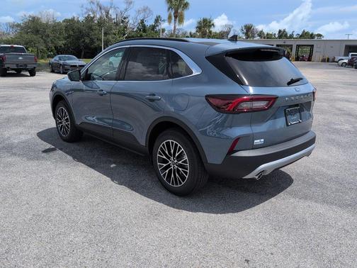 2025 Ford Escape PHEV SE
