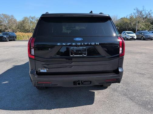 2026 Ford Expedition Active