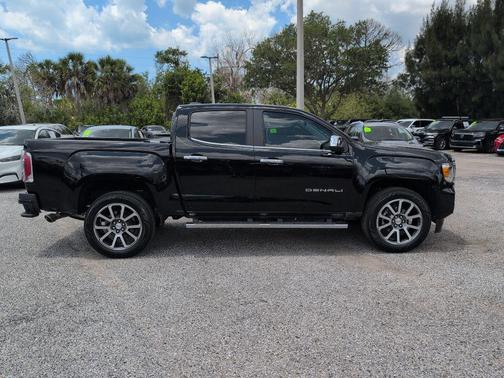 Onyx Black 2022 GMC Canyon Denali