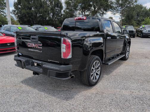 Onyx Black 2022 GMC Canyon Denali