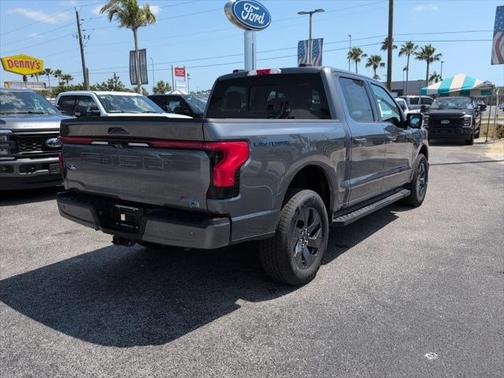 2025 Ford F-150 Lightning LARIAT