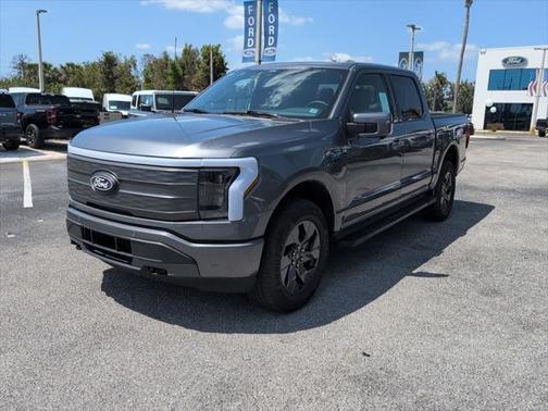 2025 Ford F-150 Lightning LARIAT