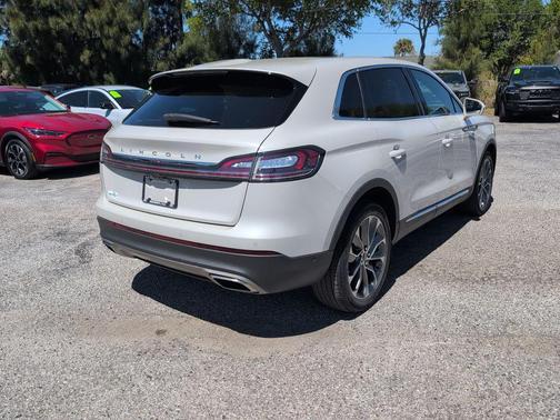 Ceramic Pearl Metallic Tinted Clearcoat 2023 Lincoln Nautilus Reserve