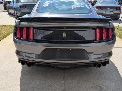2017 Ford Shelby GT350 Base