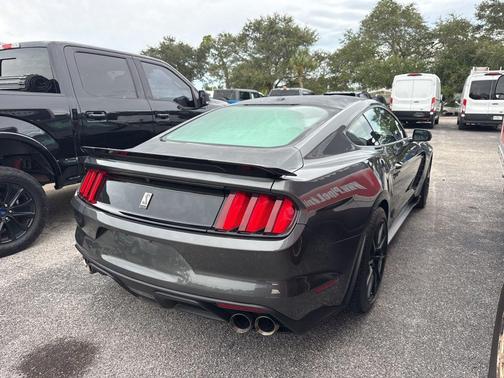 2017 Ford Shelby GT350 Base
