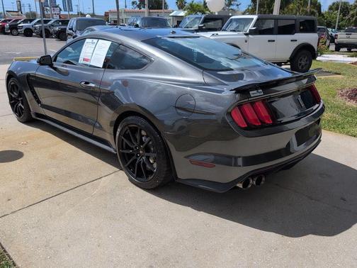 2017 Ford Shelby GT350 Base