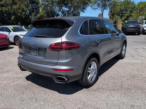 Meteor Gray Metallic 2016 Porsche Cayenne Cayenne
