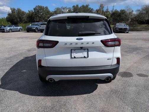 2026 Ford Escape PHEV SE