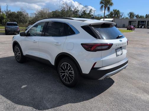 2026 Ford Escape PHEV SE